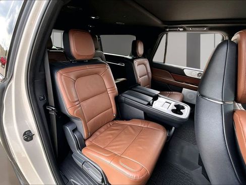 Used 2024 Lincoln Navigator L Reserve AWD/4WD image 26