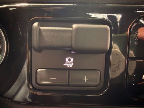 Used 2024 GMC Sierra 1500 Elevation image 38