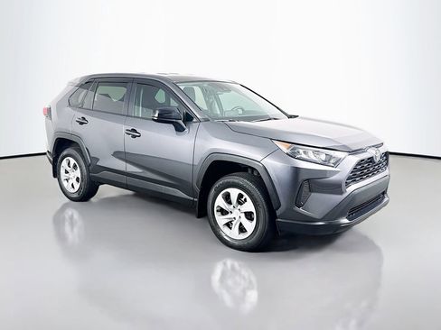 Used 2022 Toyota RAV4 LE image 3