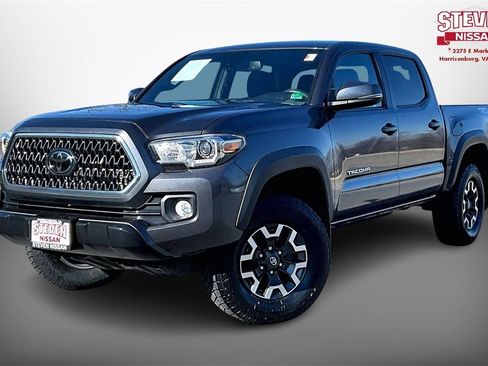 Used 2019 Toyota Tacoma TRD Off-Road image 3
