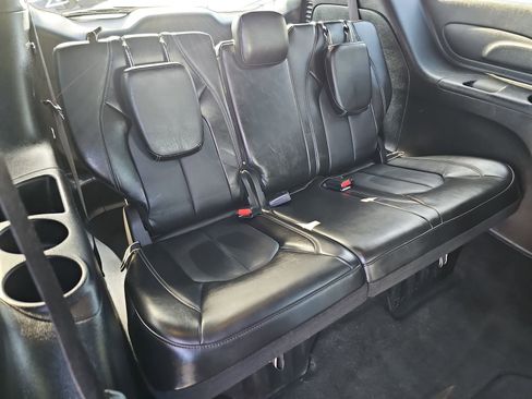 Used 2025 Chrysler Pacifica Select FWD image 12