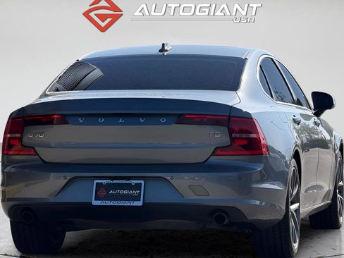 Used 2018 Volvo S90 T5 Momentum w/ Convenience Package FWD image 11