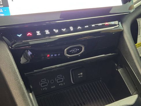 New 2026 Jeep Grand Cherokee Limited AWD/4WD image 10