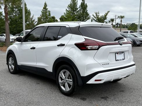 Used 2023 Nissan Kicks S FWD image 17