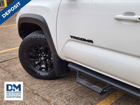 Used 2023 Toyota Tacoma TRD Off-Road image 16