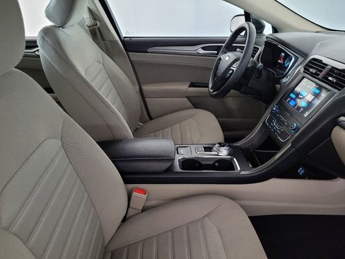 Used 2019 Ford Fusion SE FWD image 21