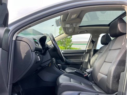 Used 2012 Volkswagen Jetta SportWagen FWD image 9