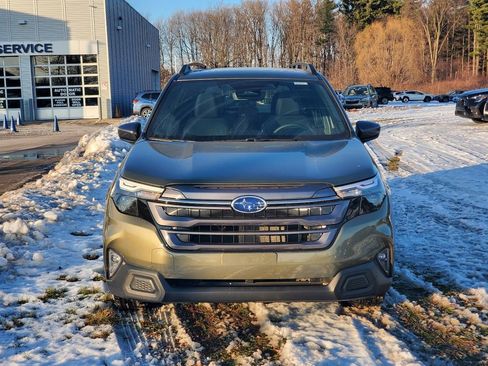 Used 2026 Subaru Forester Premium AWD/4WD image 2