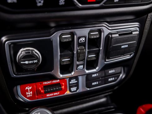 Used 2020 Jeep Gladiator Rubicon AWD/4WD image 26