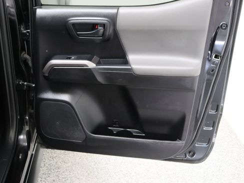 Used 2021 Toyota Tacoma SR5 RWD image 30