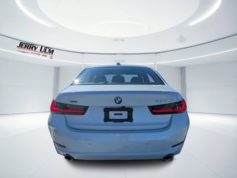 Used 2024 BMW 330i xDrive Sedan image 4