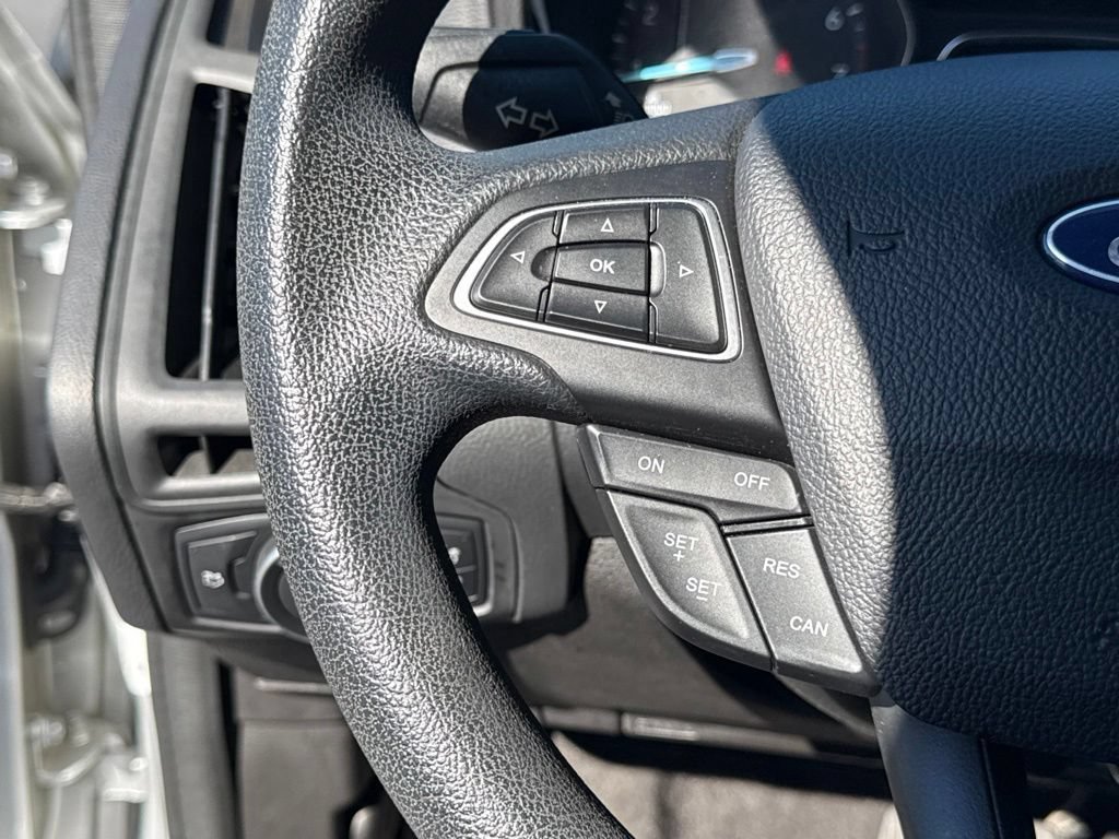 Used 2018 Ford Focus SE FWD image 24