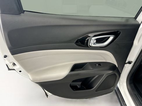 Used 2025 Jeep Compass Limited image 25