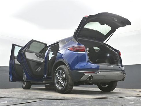 Used 2023 Chevrolet Blazer LT image 53