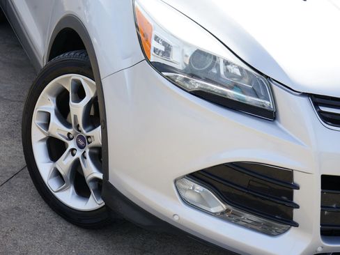 Used 2013 Ford Escape Titanium w/ Parking Technology Pkg image 5