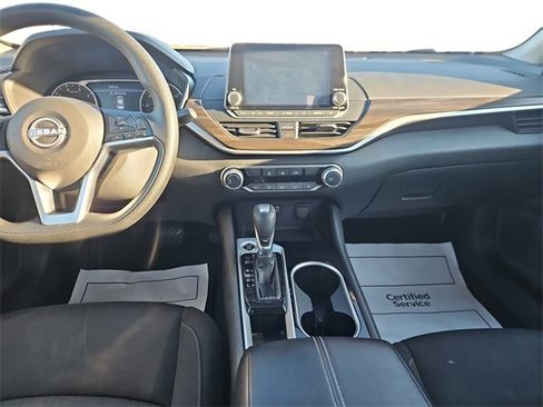 Used 2024 Nissan Altima 2.5 SV image 11
