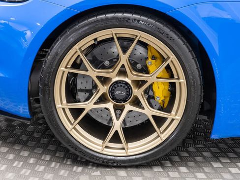 Used 2025 Porsche 718 Cayman GT4 RS RWD image 43