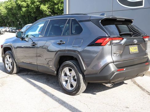 Used 2025 Toyota RAV4 XLE AWD/4WD image 6