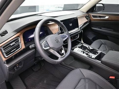 New 2026 Volkswagen Atlas SE image 18