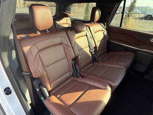 New 2026 Lincoln Navigator Reserve image 15