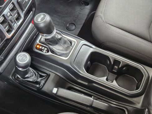 Used 2022 Jeep Wrangler Unlimited Sport image 18