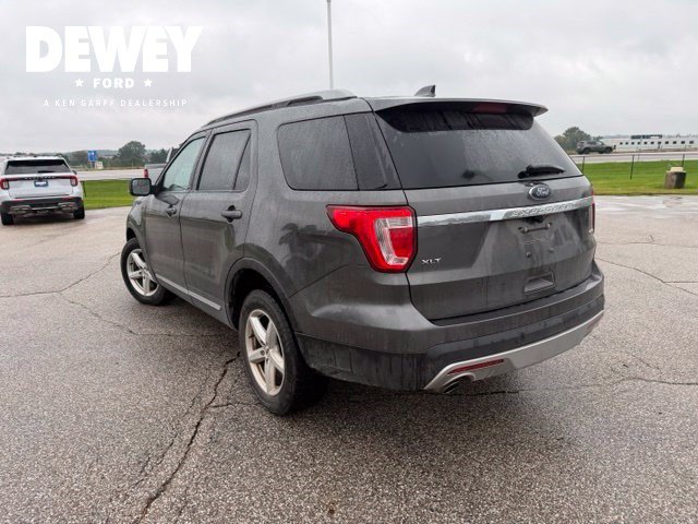 Used 2017 Ford Explorer XLT w/ Equipment Group 202A AWD/4WD image 11