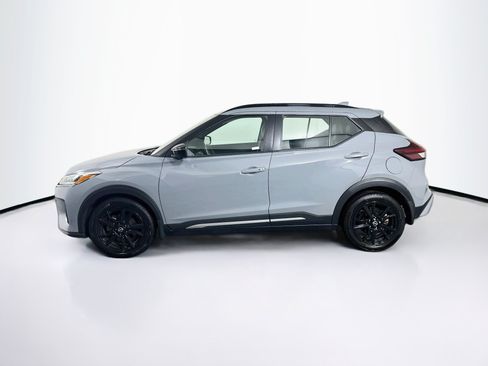 Used 2023 Nissan Kicks SR w/ SR Premium Package FWD image 4