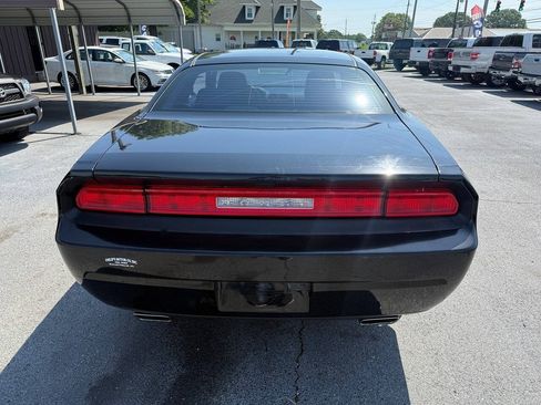 Used 2013 Dodge Challenger SXT RWD image 4