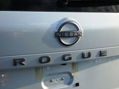 New 2026 Nissan Rogue SV w/ SV Premium Package AWD/4WD image 10
