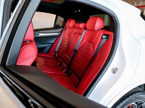 Used 2023 Alfa Romeo Stelvio Veloce image 20