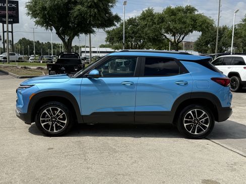 Used 2025 Chevrolet TrailBlazer LT AWD/4WD image 9