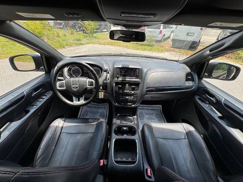 Used 2018 Dodge Grand Caravan GT FWD image 16