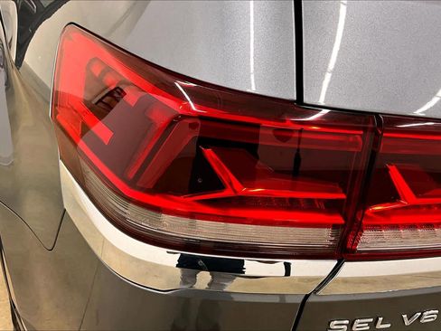 Used 2021 Volkswagen Atlas SEL Premium AWD/4WD image 29