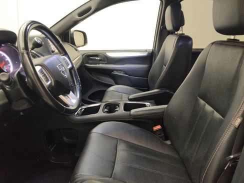 Used 2019 Dodge Grand Caravan GT FWD image 17