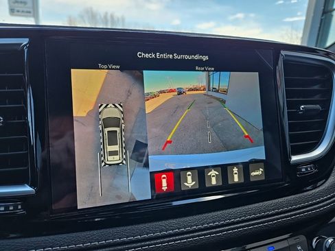 New 2026 Chrysler Pacifica Limited w/ Trailer Tow Group AWD/4WD image 54