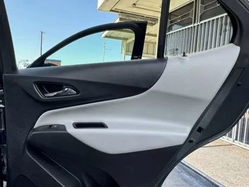 Used 2020 Chevrolet Equinox LT w/ Driver Convenience Package image 26