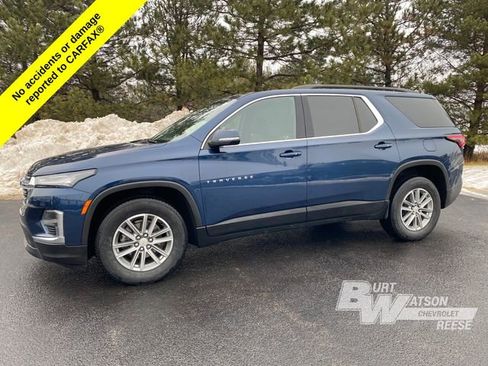 Used 2023 Chevrolet Traverse LT image 3