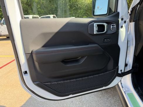 New 2026 Jeep Wrangler Unlimited Rubicon AWD/4WD image 11