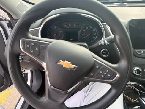 Used 2020 Chevrolet Malibu LT FWD image 12