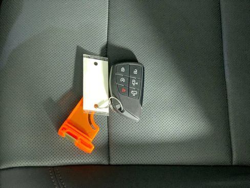 Used 2025 GMC Hummer EV 2X AWD/4WD image 42