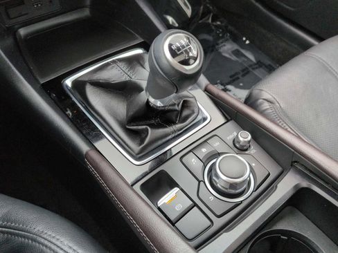 Used 2018 MAZDA MAZDA3 Grand Touring w/ Premium Equipment Package FWD image 34