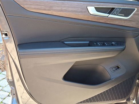 Used 2025 Volkswagen Atlas SEL Premium R-Line image 15