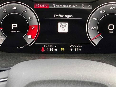 Used 2024 Audi Q3 2.0T Premium Plus image 25