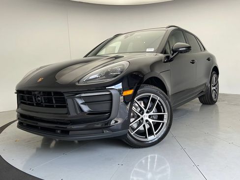 Used 2026 Porsche Macan AWD/4WD image 1