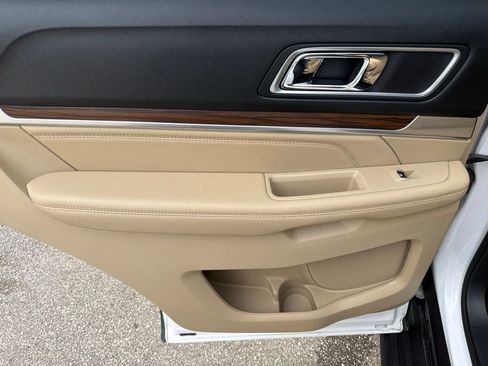 Used 2017 Ford Explorer Limited AWD/4WD image 16