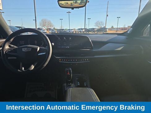 Used 2024 Cadillac XT4 Sport image 13