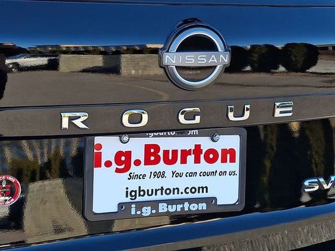 Used 2023 Nissan Rogue SV image 30