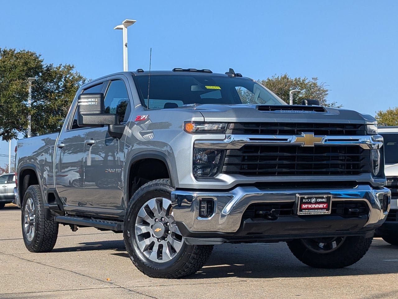 Used 2024 Chevrolet Silverado 2500 LT AWD/4WD image 2