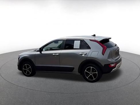 Used 2026 Kia Niro LX FWD image 15