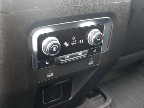 Used 2023 GMC Yukon SLT w/ SLT Premium Package image 38